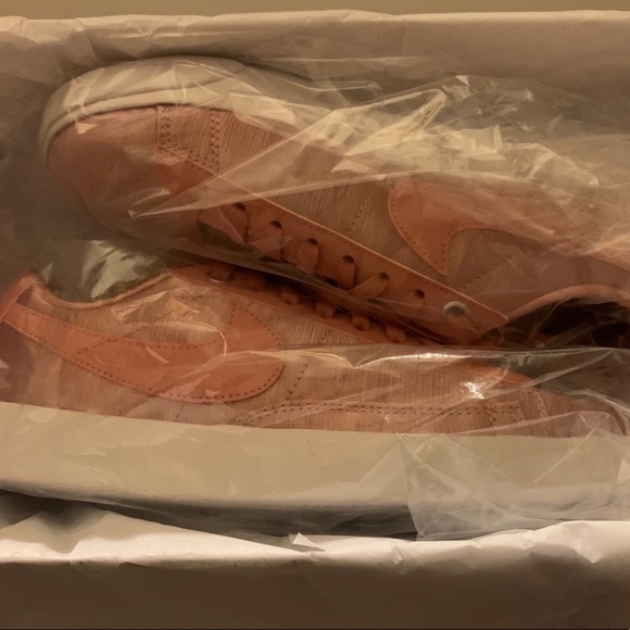 Rare Nike leather low top sneakers - NIB! - Picture 4 of 8